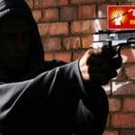 मनबढ़ों की दबंगई: युवक की तलाश में पहुंचे, न मिलने पर पिता को गोली मारी