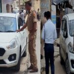 न्यू कॉलोनी देवरिया में चालान की बौछार, सड़क किनारे पार्किंग बनी मुसीबत