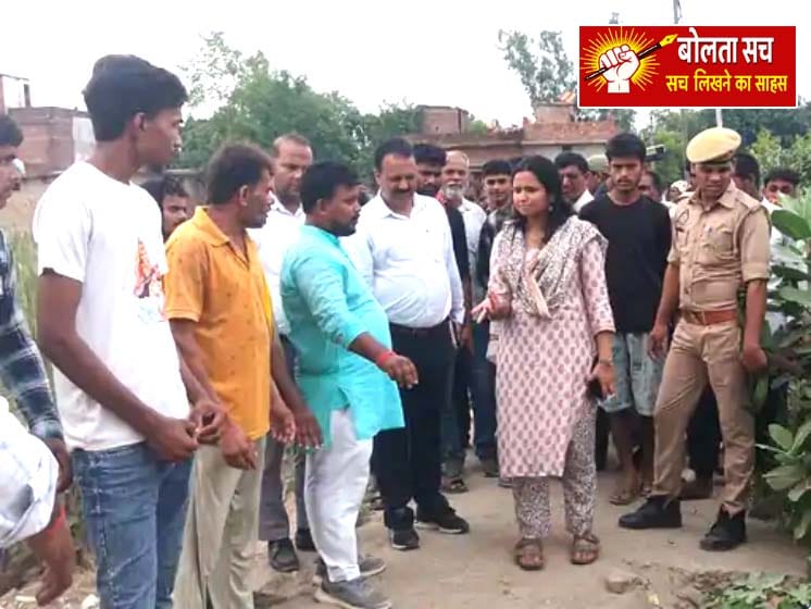 देवरिया में ग्राम चौपाल