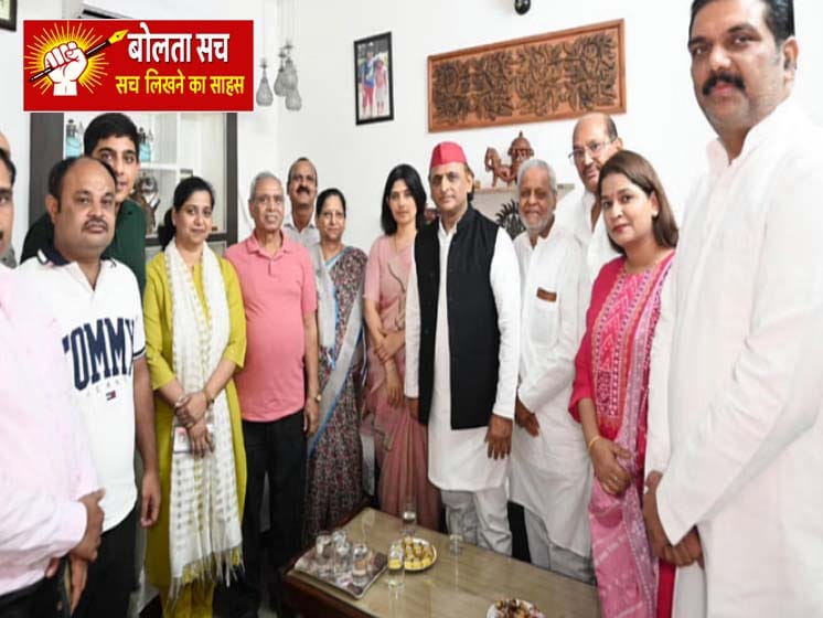 शुभांशु के घर पहुंचे