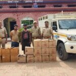 शराब तस्करी का अनोखा तरीका, सब्जियों में छिपाकर ले जा रहे थे 32 पेटी