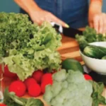 कोलन कैंसर अब युवाओं में भी तेजी से बढ़ रहा है, लेकिन हर दिन आधा कप हरी सब्जियां खाकर बचाव संभव