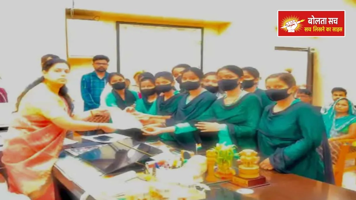 Deoria SS Mall incident