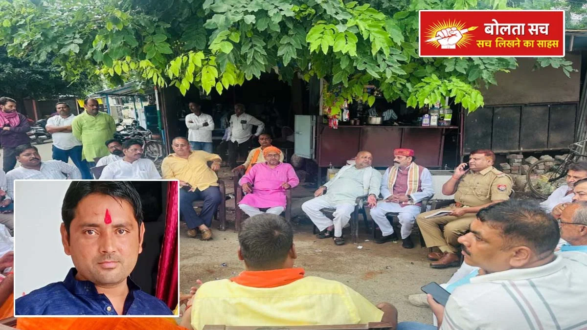 Deoria: in a road accident