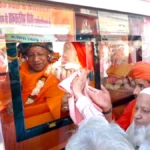 विजयदशमी पर गोरखनाथ मंदिर से निकली पारंपरिक विजय शोभायात्रा, सर्वसमाज ने किया स्वागत