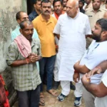 विसर्जन के दौरान डूबे युवक का 36 घंटे बाद भी नहीं मिला सुराग, मंत्री सूर्य प्रताप शाही ने लिया हालात का जायजा