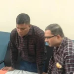 देवरिया सीएमओ ने चिकित्सक और वार्ड बॉय का रोका वेतन