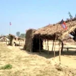 लखीमपुर खीरी में किसानों की जमीन पर अवैध कब्जा, झोपड़ियों पर लगाया गया भाजपा का झंडा — किसान न्याय के लिए दर-दर भटक रहे