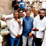 तरकुलवा : मृतक युवकों के परिजनों से मिलकर भावुक हुए कृषि मंत्री