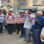 देवरिया में यातायात माह के तहत अभियान, 76 वाहनों का ई-चालान और तीन जब्त