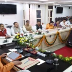 अलीगढ़ दौरे पर सीएम योगी: जनप्रतिनिधियों संग बंद कमरे में समीक्षा बैठक, फिर पहुंचे विधायक जयवीर सिंह के पारिवारिक कार्यक्रम में