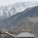 हिमाचल में बदला मौसम का मिजाज: ऊंची चोटियों पर बर्फबारी, कई जिलों में कोहरा