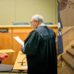 लखनऊ की मेनका सोनी बनीं वॉशिंगटन के रेडमंड शहर की पहली भारतीय-अमेरिकी महिला काउंसिलर, गीता हाथ में लेकर ली शपथ