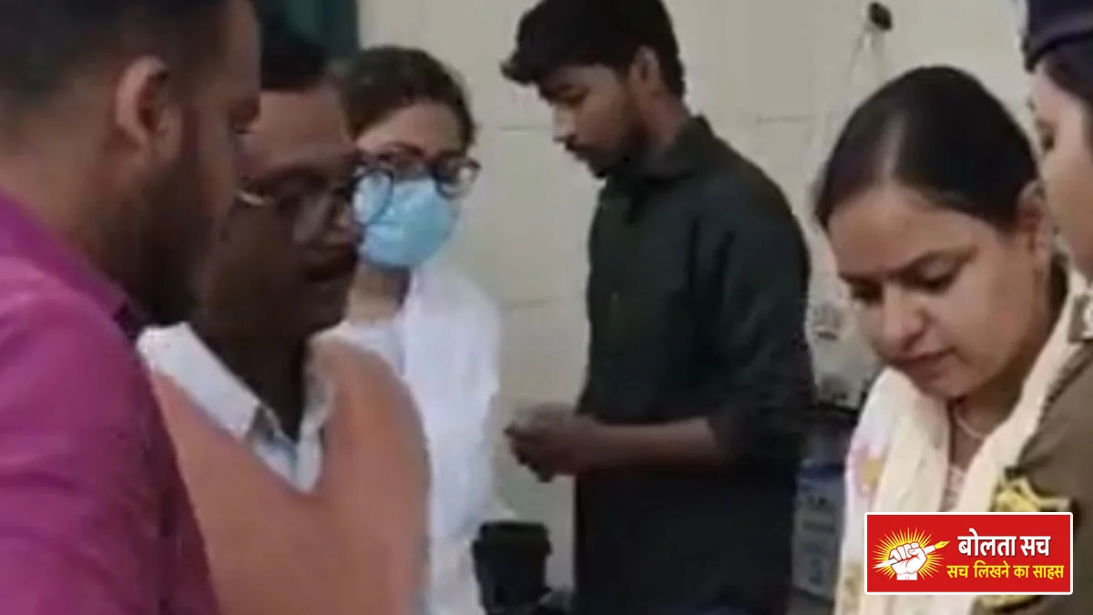 Woman at Samastipur SP office