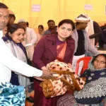 नगरपालिका परिषद देवरिया द्वारा निःशुल्क कंबल वितरण, जरूरतमंदों को मिली राहत