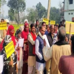 देवरिया : पथरदेवा विधानसभा में मतदाता सूची से छेड़छाड़ का आरोप, सपा ने चुनाव आयोग से की जांच की मांग