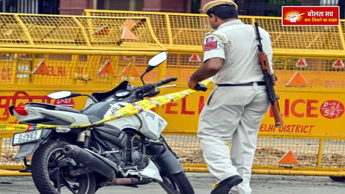 Gun on Shastri Park flyover