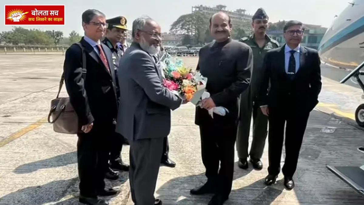 Tariq Rahman took the lead in Dhaka