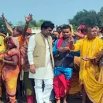 देवघाट में दुर्गा माता प्राण प्रतिष्ठा से पहले निकली भव्य कलश यात्रा, श्रद्धालुओं में दिखा उत्साह