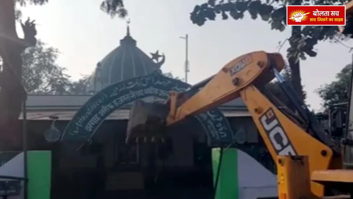 Mazar land dispute in Deoria