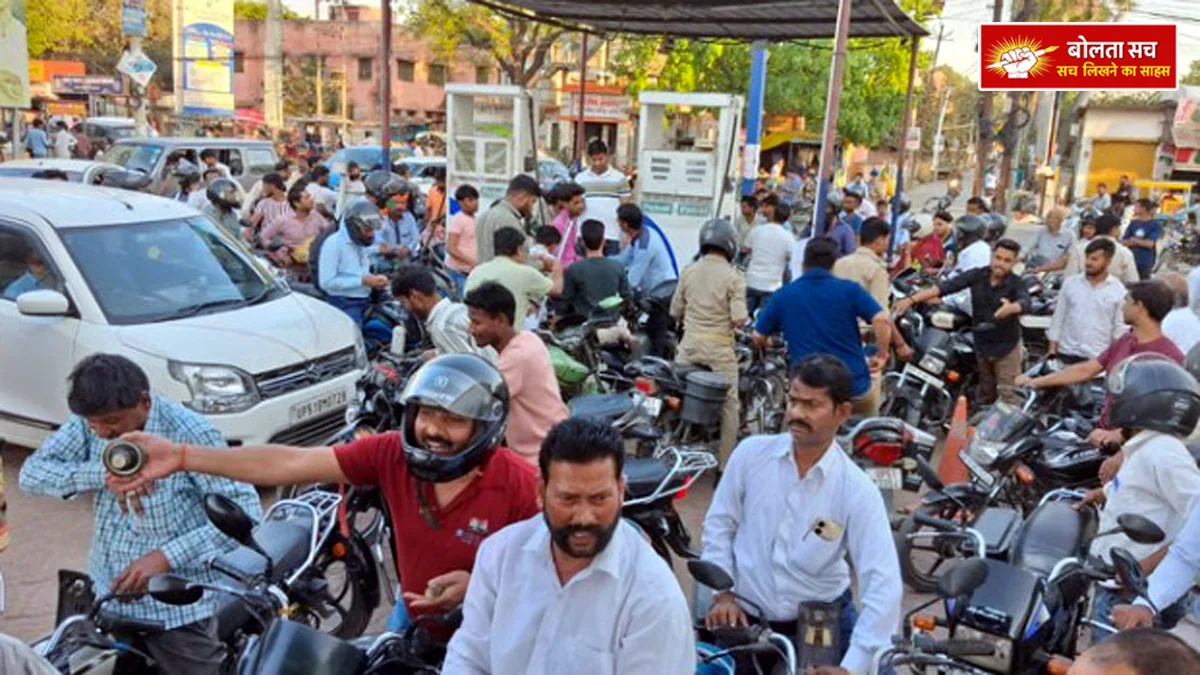 Petrol and diesel become expensive in Agra