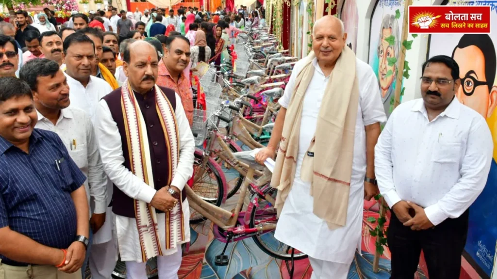 Deoria Social service on son's wedding