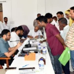 देवरिया। संपूर्ण समाधान दिवस में डीएम का सख्त रुख, लेखपाल को दी निलंबन की चेतावनी