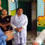 देवरिया: बीएसए के औचक निरीक्षण में खुली स्कूलों की पोल, कम उपस्थिति और अव्यवस्थाओं पर शिक्षकों का वेतन रोका