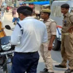 देवरिया में यातायात पुलिस का सघन चेकिंग अभियान, 74 वाहनों का चालान और तीन वाहन सीज