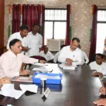 देवरिया: संपूर्ण समाधान दिवस में डीएम का सख्त रुख, लापरवाही पर राजस्व निरीक्षक को प्रतिकूल प्रविष्टि, दूसरे को नोटिस