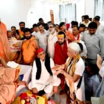 शंकराचार्य अविमुक्तेश्वरानंद से मिले अखिलेश यादव, बोले- सनातन पर आए संकट और धर्म की रक्षा पर हुई चर्चा