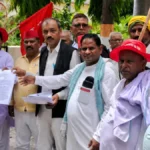 देवरिया में भाकपा का प्रदर्शन, 17 सूत्रीय मांगों को लेकर राष्ट्रपति के नाम सौंपा ज्ञापन