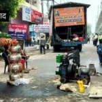 गाजियाबाद में कांवड़ यात्रा के दौरान हादसा, एंबुलेंस से टक्कर के बाद कांवड़िए सड़क पर बैठे; दिल्ली-मेरठ रोड पर लगा जाम
