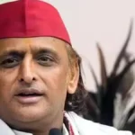 अखिलेश यादव से युवती बोली- ‘मेरी कान की बाली ले लो, सरकार बना लो’, सपा प्रमुख ने दिया ये जवाब