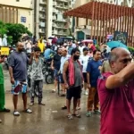ग्रेटर नोएडा में पानी की किल्लत पर महागुन मायवुड्स सोसायटी में हंगामा, सड़क जाम; बिल्डर पर केस की मांग
